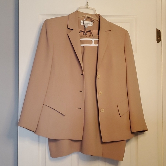 Beige Tan Skirt Suit - Picture 4 of 5